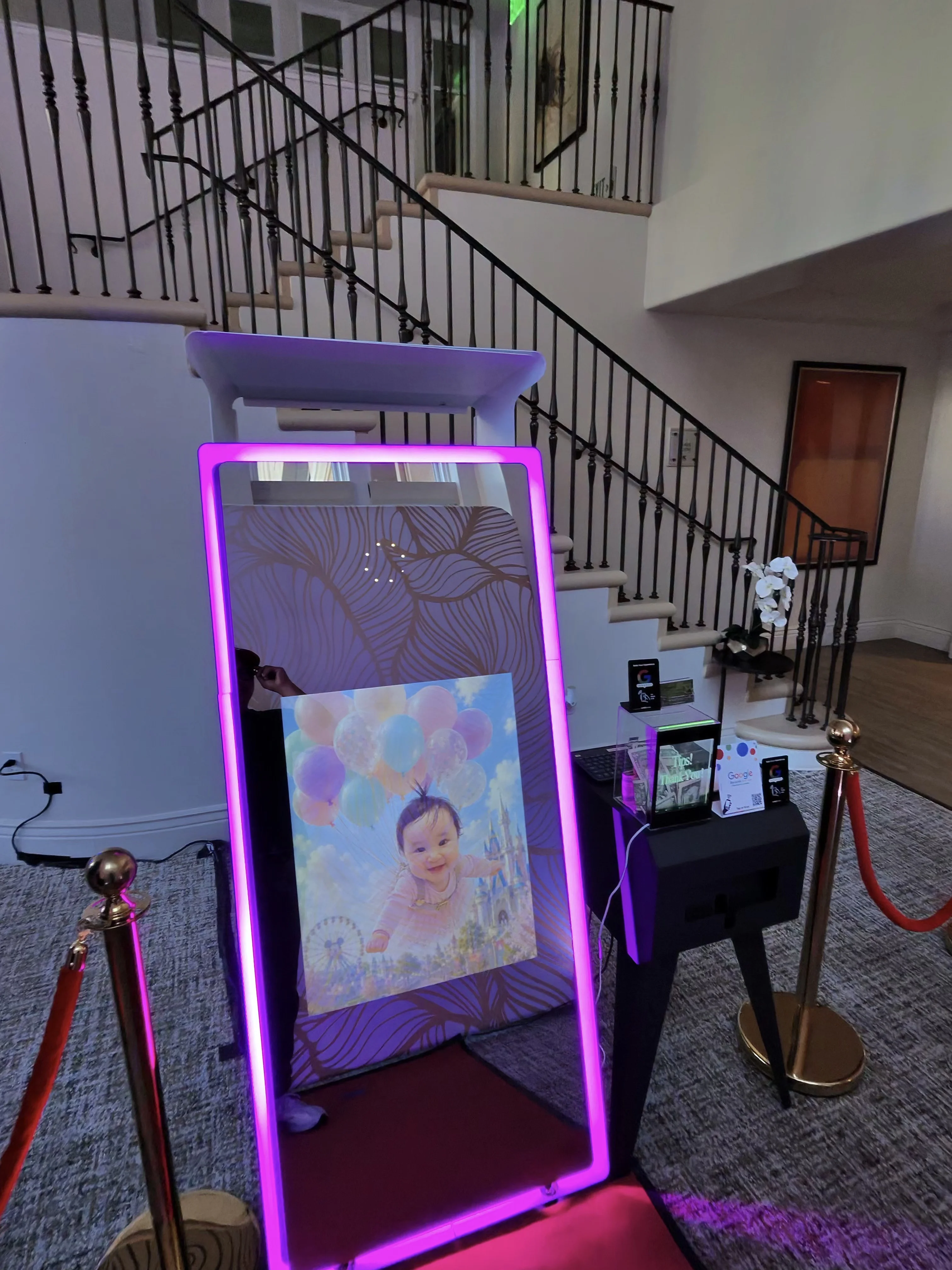 Mirror photobooth