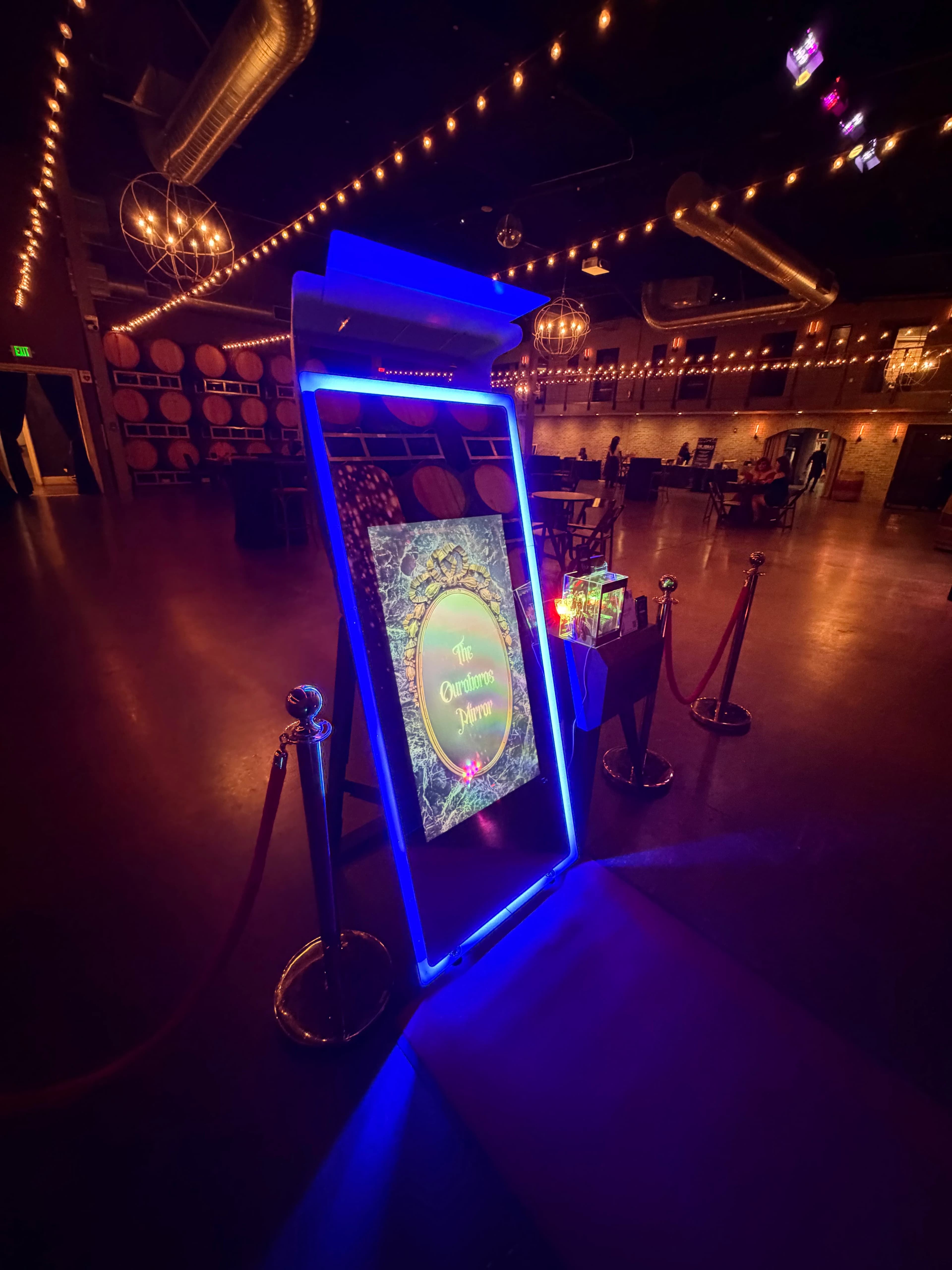 ✨ MAGICAL MOMENTS MIRROR PHOTOBOOTH ✨